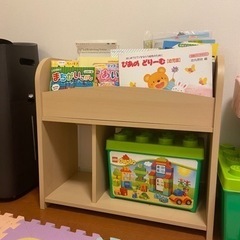 子ども用の本棚