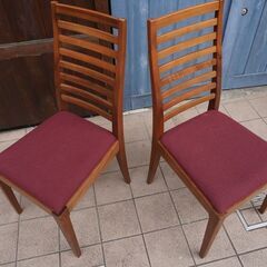 IDC OTSUKA(大塚家具)取り扱いの日本で唯一の曲木家具専門ブランドAKIMOKU(