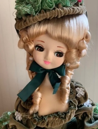 フランス人形　グリーン