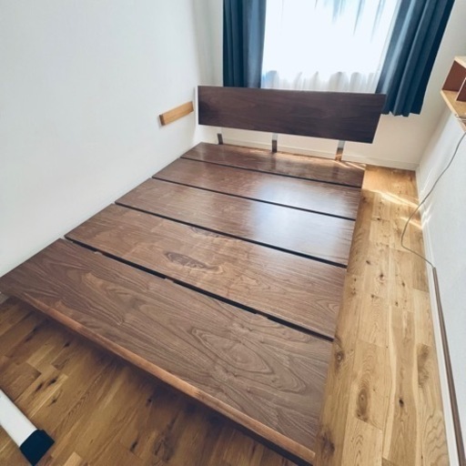 美品】Casa Hillsローベッドフレーム クイーンサイズ