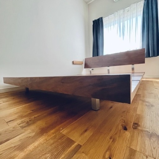 美品】Casa Hillsローベッドフレーム クイーンサイズ