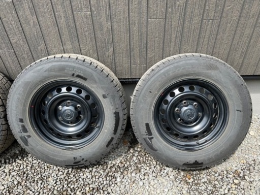 決まりました。トヨタ純正スチールホイール　スタッドレスタイヤ　鉄チン　265/65R17
