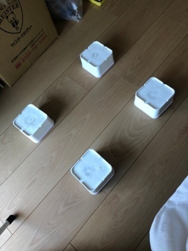 【定価の半値未満】洗濯機置き台4個セット【防水パンなし物件必須、振動防止、洗濯機下掃除可能】