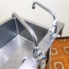 【岐阜市 引取り大歓迎/近隣配達可！】 業務用 ステンレス １層シンク流し台 蛇口2個付き 600×600×800(920) 店舗 飲食店 厨房 キッチン