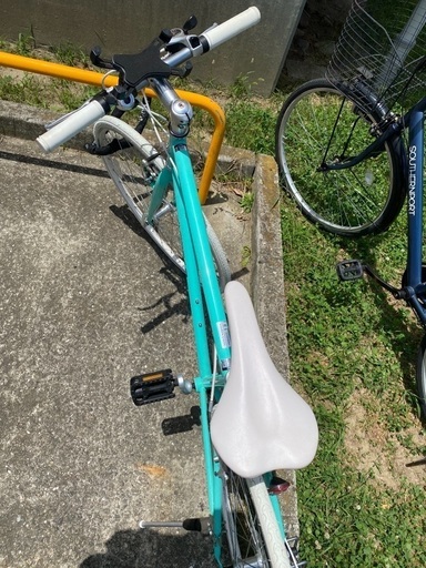 値下げ中！！白色のクロスバイク ①GIANT クロスバイク CROSTAR