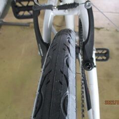 C111★17000円スタート★整備済み スポーツ中古自転車 【クロスバイク　CHEVROLET　白　26インチ】