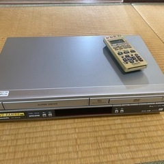 【ネット決済・配送可】Panasonic VHS DVD CDプ...
