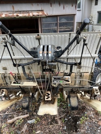 田植え機　MITSUBISHI