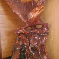 【ネット決済】鷹の木彫り