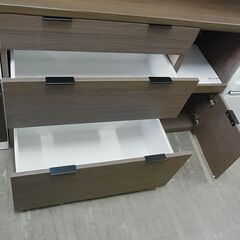 セール中につき通常特価 43,978円より5,000円引きの38,978円で販売