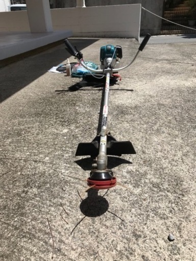 草刈機 マキタ4サイクルエンジン 3