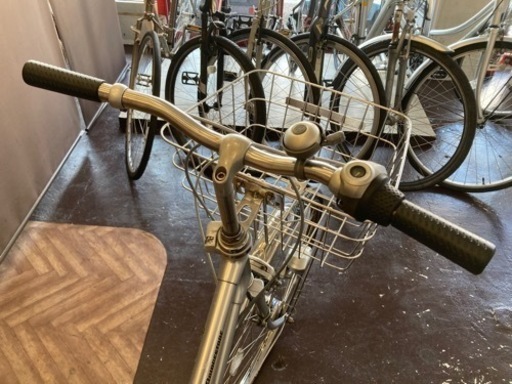 幸*）様 中古美品LEDオートライト自転車★27インチ★ベージュ★注※配達地域限 幸*）様 中古美品LEDオートライト自転車27インチベージュ注※配達