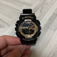 CASIO G-SHOCKジーショック腕時計 ゴールド&ブラック...