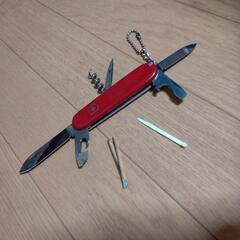 VICTORINOX　アウトドア　ステンレス　マルチツール　ビク...