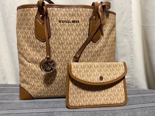 Michael Kors(マイケルコース)