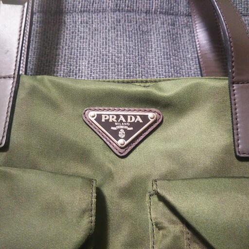 PRADAのトートバッグ（極美品）