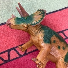 トリケラトプス　恐竜　フィギュア