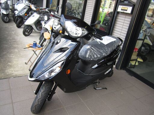 ブラックメタリックX本日入荷！現在入手困難！値下げ中！ＹＡＭＡＨＡアクシスＺ１２５最新型！新車格安販売中！ 最後の１台です！