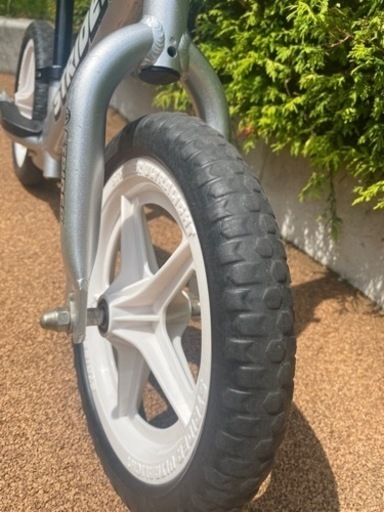 美品★ストライダー プロSTRIDER PRO シルバー　純正スタンド付き ストライダープロ（ストライダー立ても付いてます。）