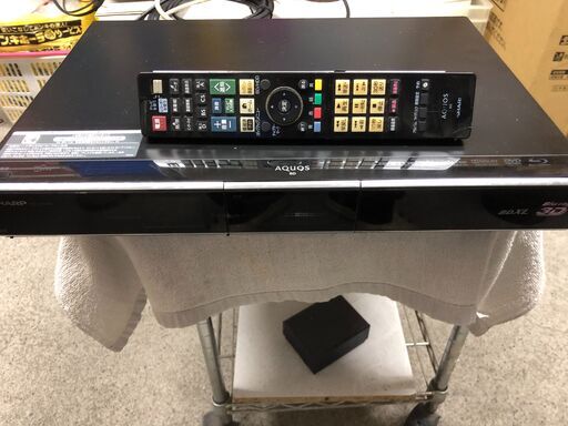 シャープ　AQUOS BD/DVDハイビジョンレコーダー BD-HDW63　ダブルデジタルチューナー内蔵　2番組同時録画可能　HDMI接続対応　2010年製　リモコン付属　BD/DVDドライブ難アリ中古品