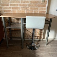 カウンターテーブル　椅子（白）2脚