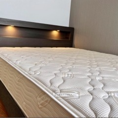 ダブルベッド ラクトコンセント付き　シモンズ  simmons 