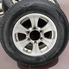 ハイエース、キャラバンにスタッドレスセット