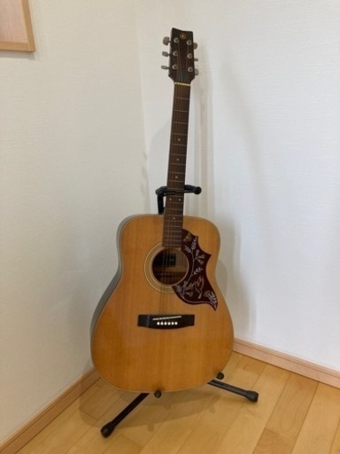 YAMAHAのギターお話中です。