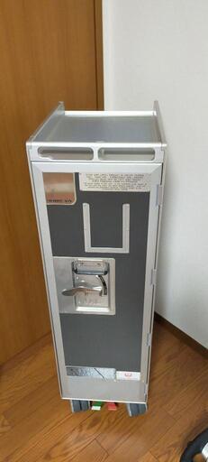 飛行機のミールカート