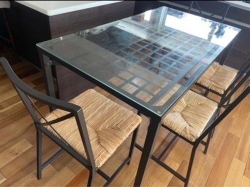 IKEA(イケア)のGRANAS ダイニングテーブル＋チェア×4