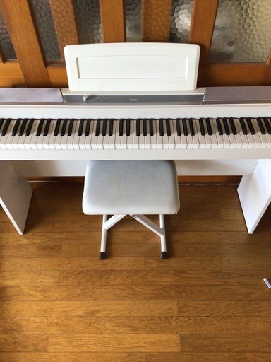 used電子ピアノ　デジタルピアノ　KORG コルグ　SP170S 白　本体\u0026椅子　おまけ付き