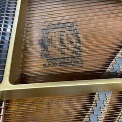 グランドピアノ