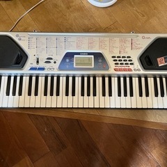 中古　CASIO キーボード　100曲　100リズム