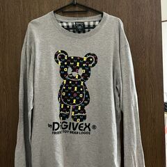 クマのデザインでグレー系シャツ☆Lサイズ☆62番
