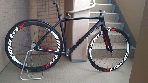 美品 MUUR ZERO ST-1 フルカーボン(特別モデル)+Carbon Wheel(チューブラー) 完成車に作業中