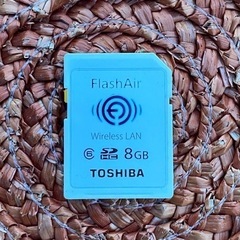 Wi-Fi内蔵 SDカード 東芝 FlashAir 8GB TO...