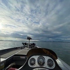琵琶湖　バス釣り　バスボート
