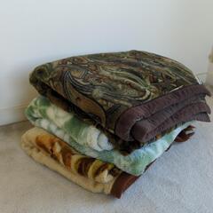 西川の毛布　カシミロン毛布等　毛布３点