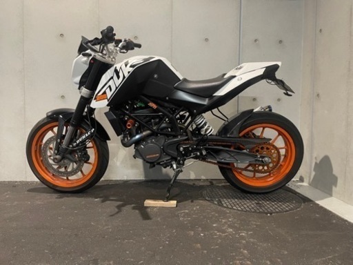 ktm duke 200  APE100 ノーマル車交換希望　販売も可能 ktm duke 200 APE100 ノーマル車交換希望 販売も可能