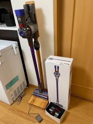 Dyson v8fluffy(スタンド付)