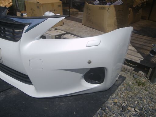 レクサスCT200ｈ　フロントバンパー美品