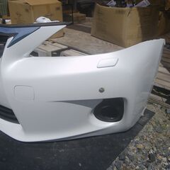 レクサスCT200ｈ　フロントバンパー美品
