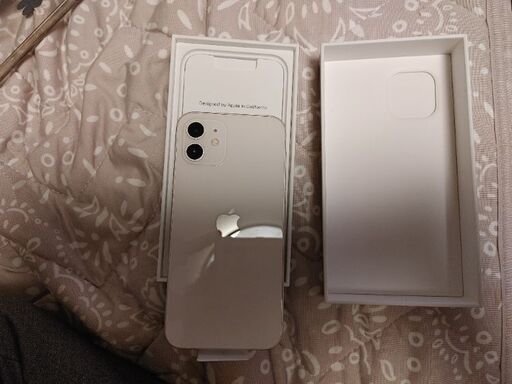 新品 iPhone12 64GB 白 おまけ付き iPhone12 64GB SIMフリーホワイト