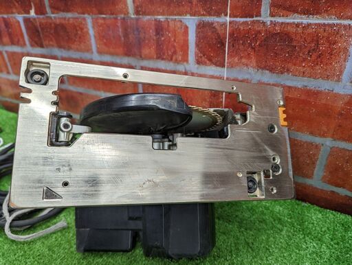 マキタ HS6303 コード式 電子マルノコ【野田愛宕店】【店頭取引限定