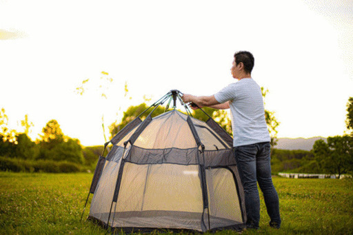 ３秒で組み立てられる マジックテント 片付けも30秒