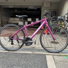 値下げ　💥💥　クロスバイク　OSSO フレーム　アルミ　700cx28 シマノ3x8変速　紫