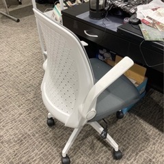 オフィス机2個　椅子2個