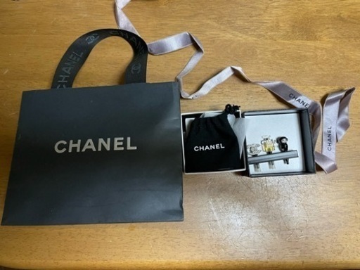 CHANEL スマホのイヤホン穴に刺す飾り