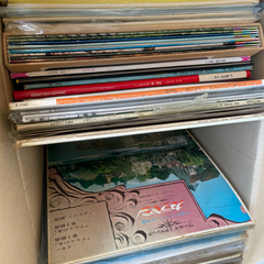 レコード　箱いっぱい