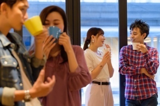 8 16 火 15 00 大阪梅田 吹き抜けの高い天井が特徴のオシャレカフェダイニング貸切 恋活パーティーランチコン 梅田芸術劇場メインホ とみー 大阪のその他のイベント参加者募集 無料掲載の掲示板 ジモティー